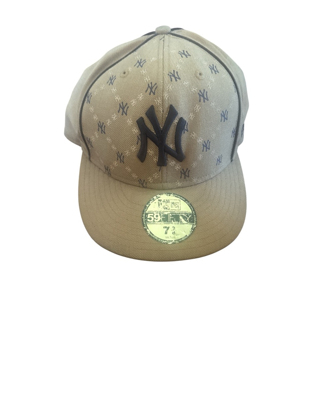 New Era New York Yankees Fitted Cap in Tan and Black 7 3/8